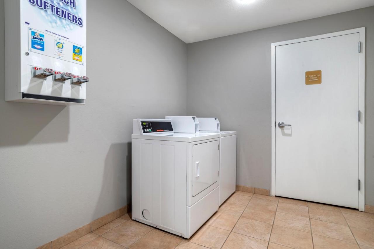 Quality Inn & Suites Demopolis Exterior photo
