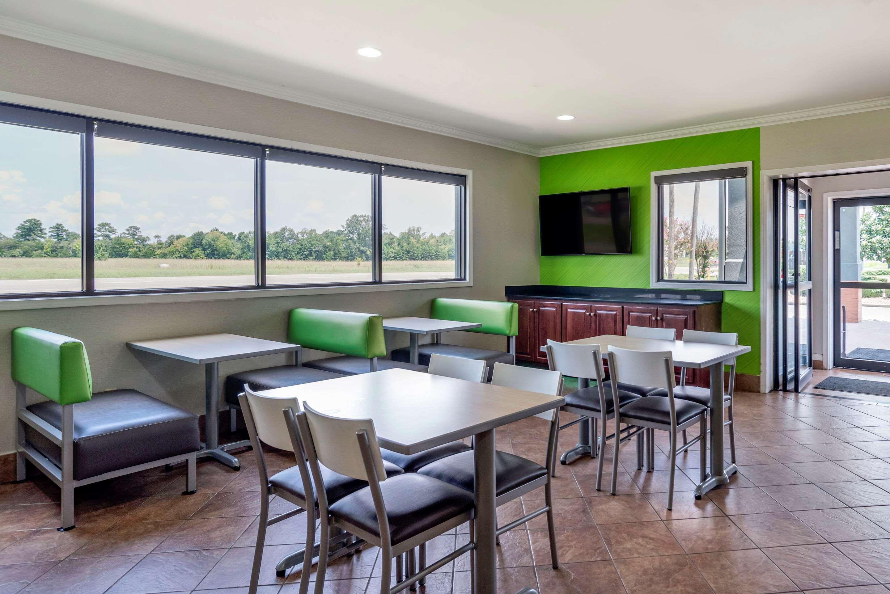 Quality Inn & Suites Demopolis Exterior photo